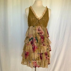 Sleeveless , tiered flounce dress